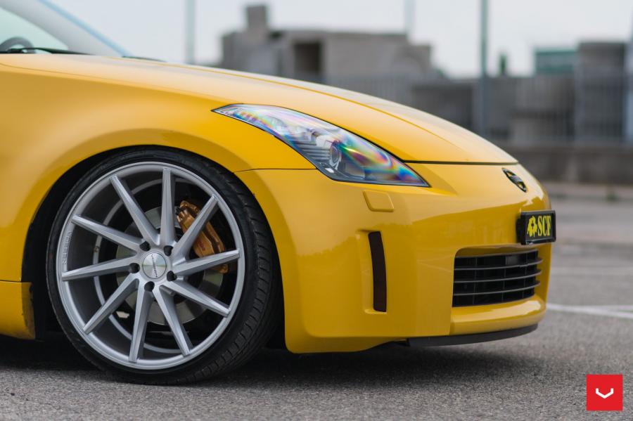 Детали экстерьера Nissan 350Z on Vossen Wheels (CVT) 2017 года  (фото 4 из 40)